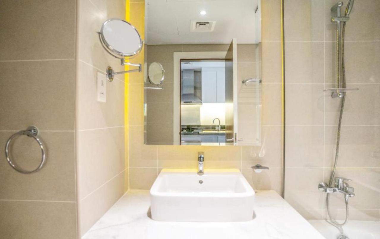 With Canal View In Business Bay With Pool & Gym Dubai