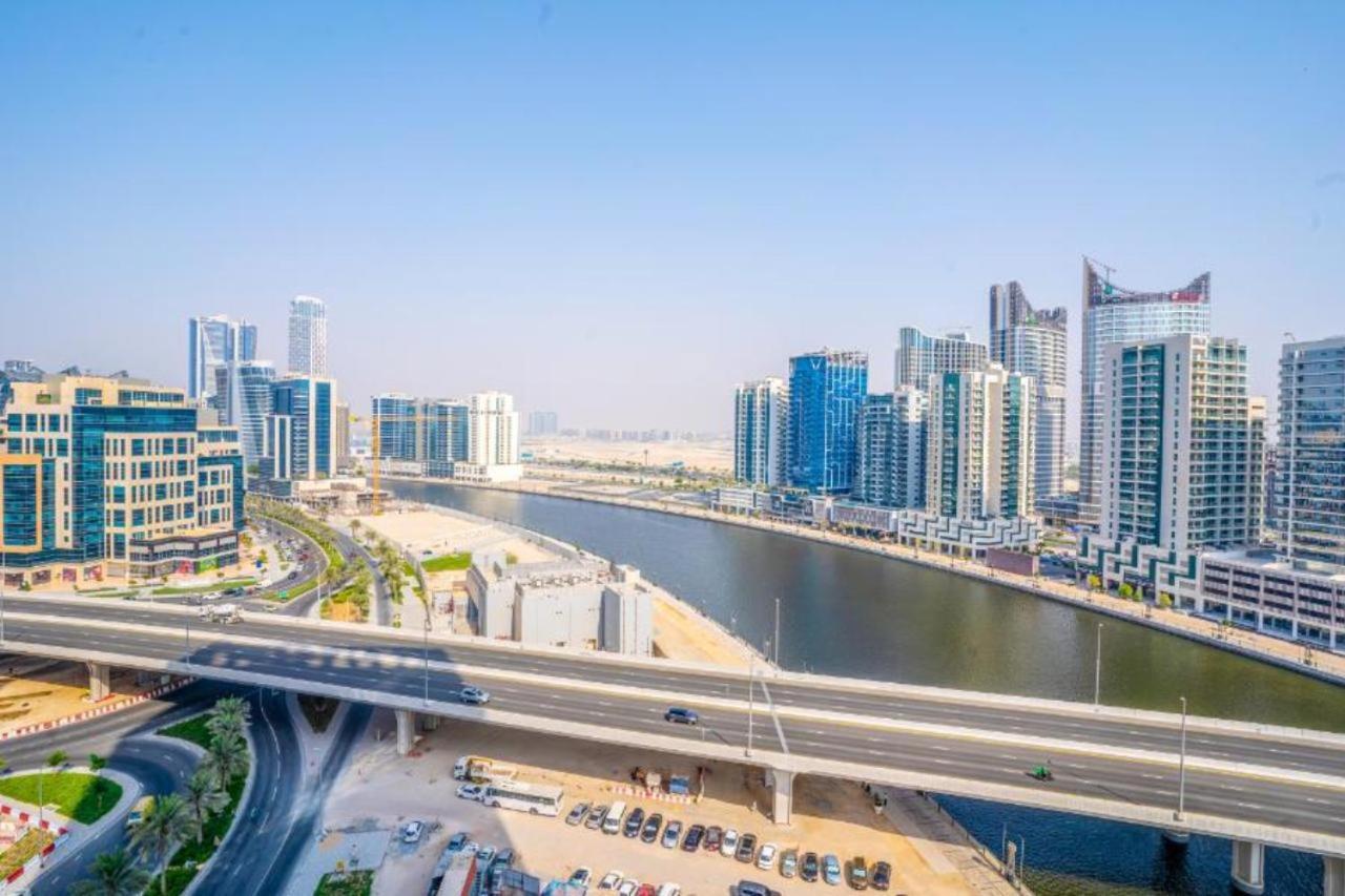 With Canal View In Business Bay With Pool & Gym * Dubai