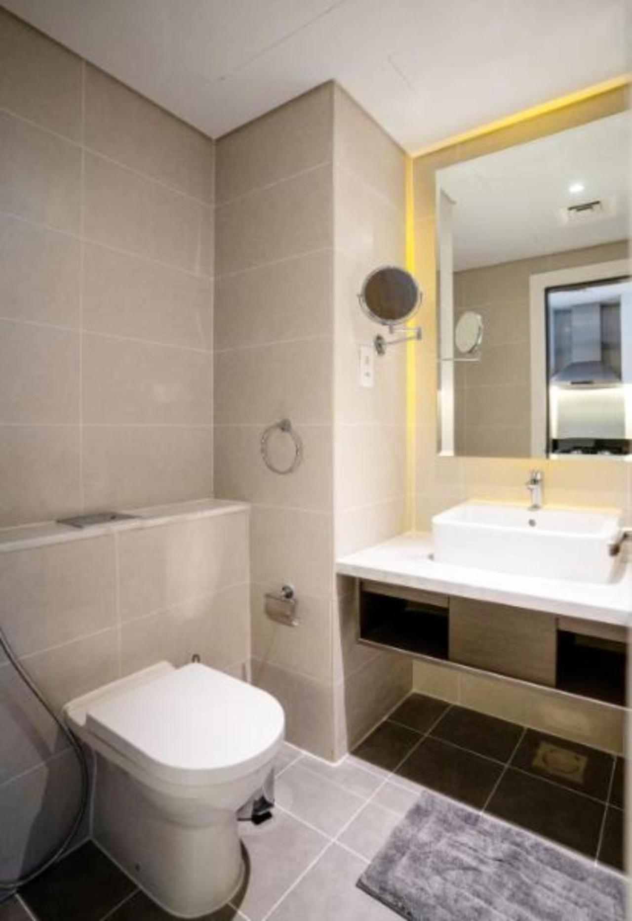 With Canal View In Business Bay With Pool & Gym